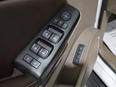 Used 2016 Chevrolet Suburban LT AWD/4WD image 14