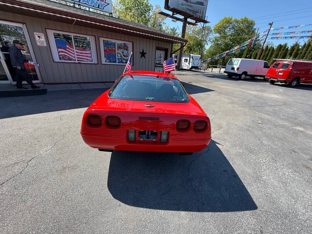 Used 1995 Chevrolet Corvette Coupe RWD image 7