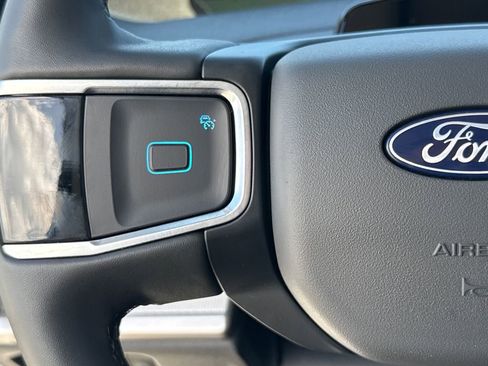 Certified 2025 Ford Expedition Active image 16