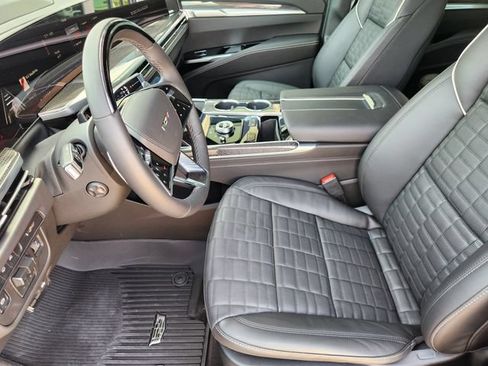 Used 2026 Cadillac Escalade V AWD/4WD image 12