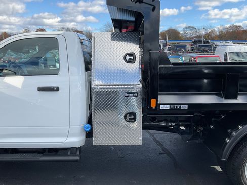 New 2026 RAM 5500 Tradesman w/ Chrome Appearance Group image 9