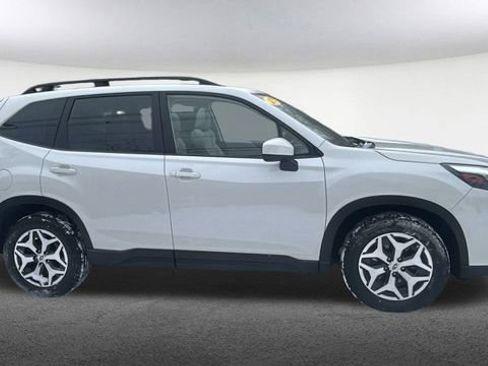 Certified 2023 Subaru Forester Premium image 14