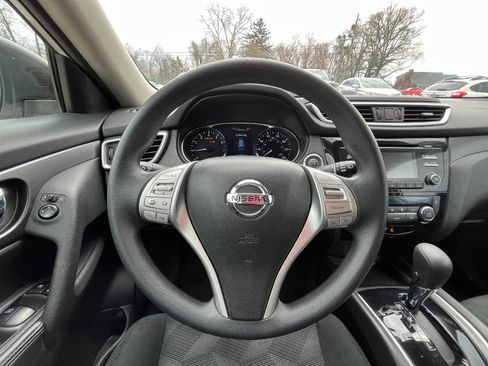 Used 2016 Nissan Rogue SV w/ SV Moonroof Package image 24