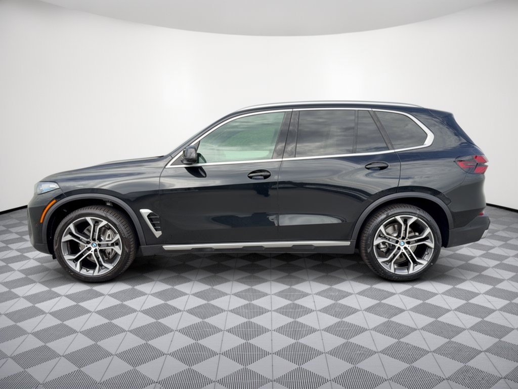 Certified 2024 BMW X5 sDrive40i w/ Premium Package RWD image 2