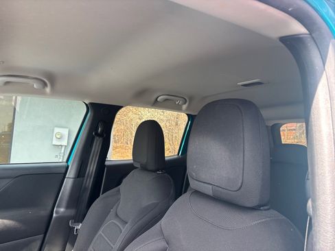 Used 2019 Jeep Renegade Latitude image 9