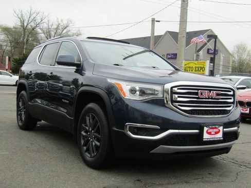 Used 2018 GMC Acadia SLT image 1
