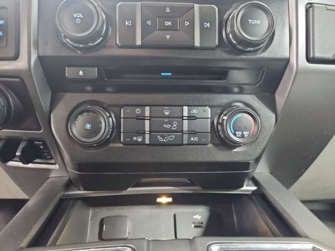 Used 2016 Ford F150 XLT w/ Equipment Group 301A Mid AWD/4WD image 27