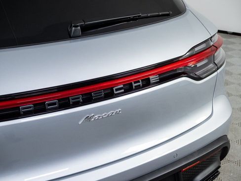 New 2026 Porsche Macan AWD/4WD image 37