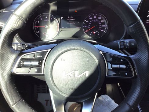 Used 2024 Kia Forte GT-Line image 11