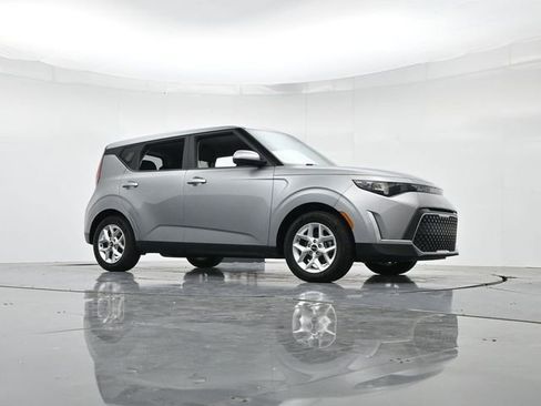 Used 2023 Kia Soul LX w/ LX Technology Package image 31