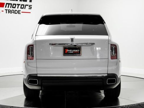 Used 2022 Rolls-Royce Cullinan AWD/4WD image 10