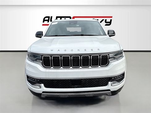 Used 2024 Jeep Wagoneer Series III image 2