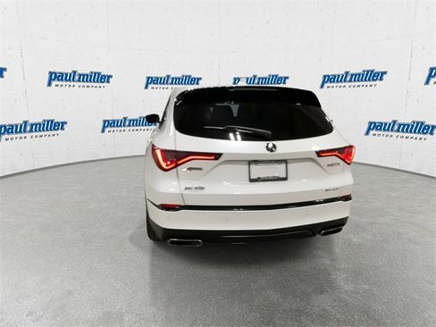 Used 2022 Acura MDX A-Spec image 9
