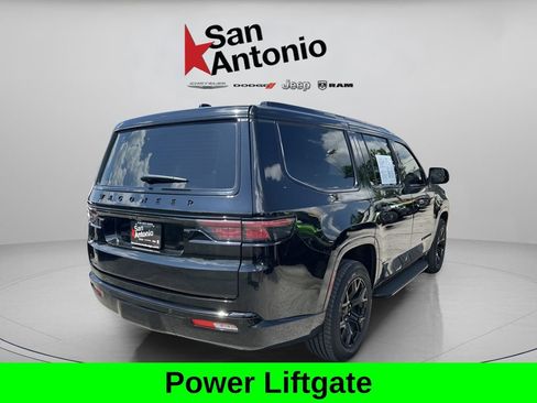 Used 2023 Jeep Wagoneer Series II AWD/4WD image 8