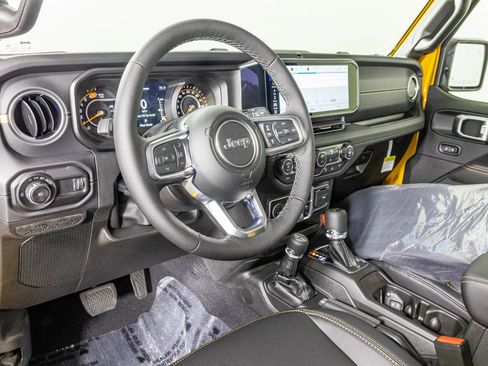 New 2026 Jeep Wrangler Unlimited Sahara AWD/4WD image 3