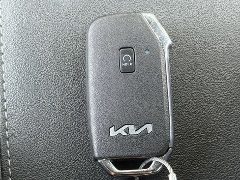 Used 2025 Kia Seltos S FWD image 23