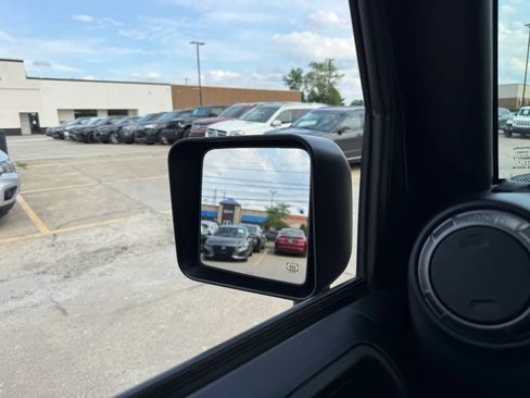 Used 2018 Jeep Wrangler Sport AWD/4WD image 29