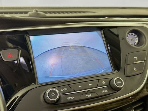 Used 2020 Buick Envision Essence w/ Experience Buick Package FWD image 18