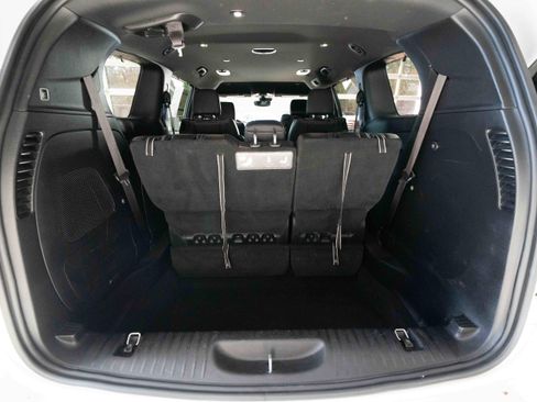 Used 2021 Chrysler Pacifica Touring-L w/ Uconnect Theater Family Group image 28