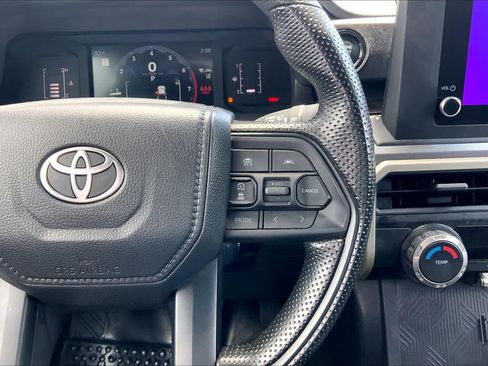 Used 2025 Toyota Tacoma SR5 AWD/4WD image 24