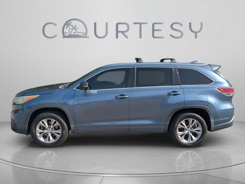 Used 2015 Toyota Highlander XLE FWD image 4