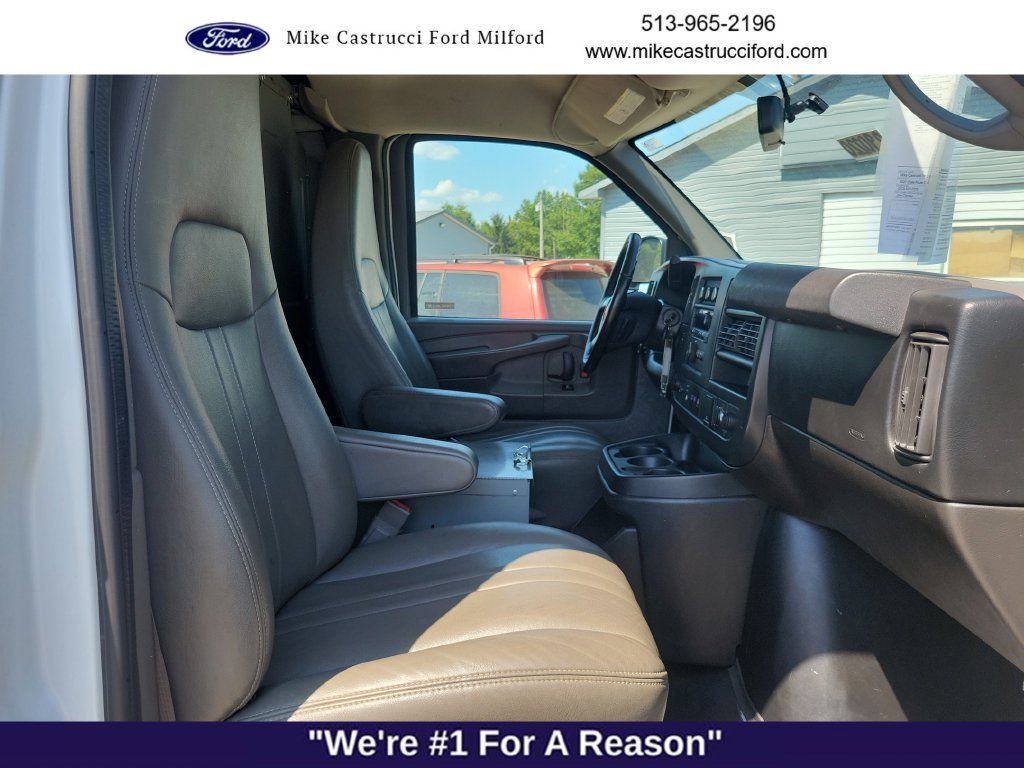 Used 2015 Chevrolet Express 3500 Extended RWD image 23