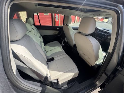 Used 2019 Volkswagen Tiguan SEL AWD/4WD image 21
