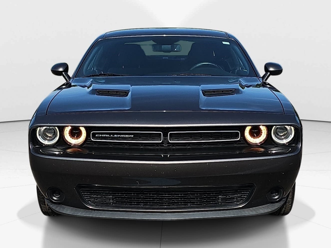 Used 2019 Dodge Challenger SXT RWD image 9