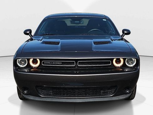 Used 2019 Dodge Challenger SXT RWD image 9