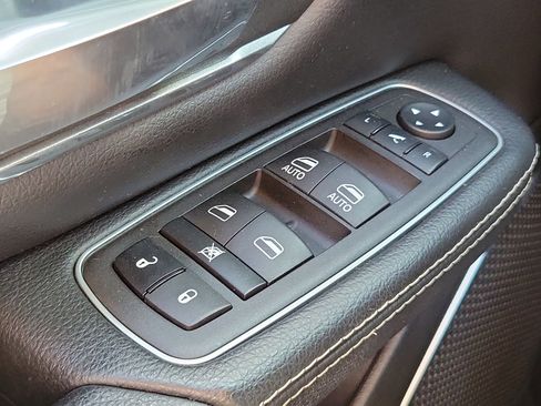 Used 2022 RAM 1500 Laramie image 25