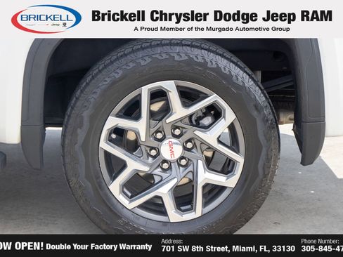 Used 2023 GMC Sierra 1500 SLT w/ SLT Premium Plus Package AWD/4WD image 38