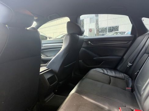 Used 2018 Honda Accord Sport image 12