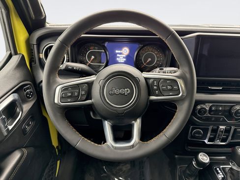 Used 2024 Jeep Wrangler Unlimited Sahara w/ Technology Group image 12