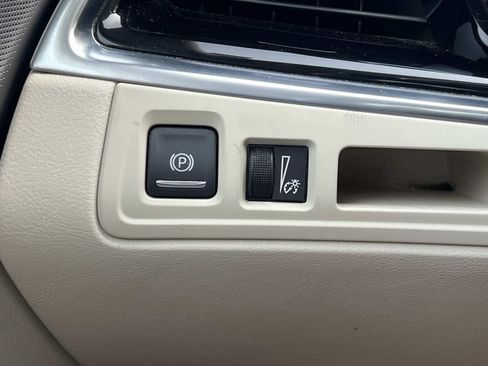 Used 2020 Cadillac XT6 Premium Luxury FWD image 23