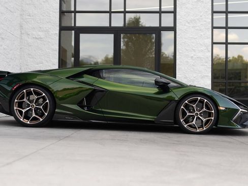 Used 2026 Lamborghini Revuelto AWD/4WD image 5
