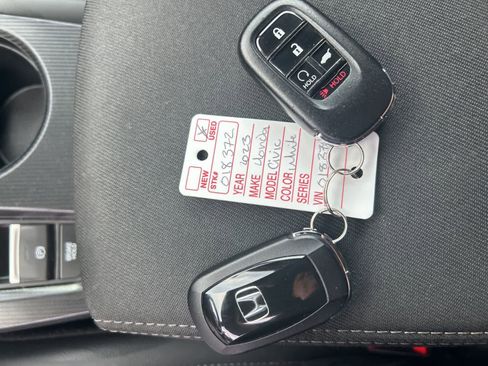 Used 2023 Honda Civic Sport image 36