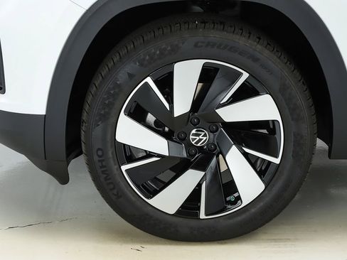 New 2026 Volkswagen Atlas Cross Sport SEL image 5