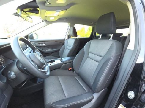 Used 2024 Nissan Rogue SV FWD image 12