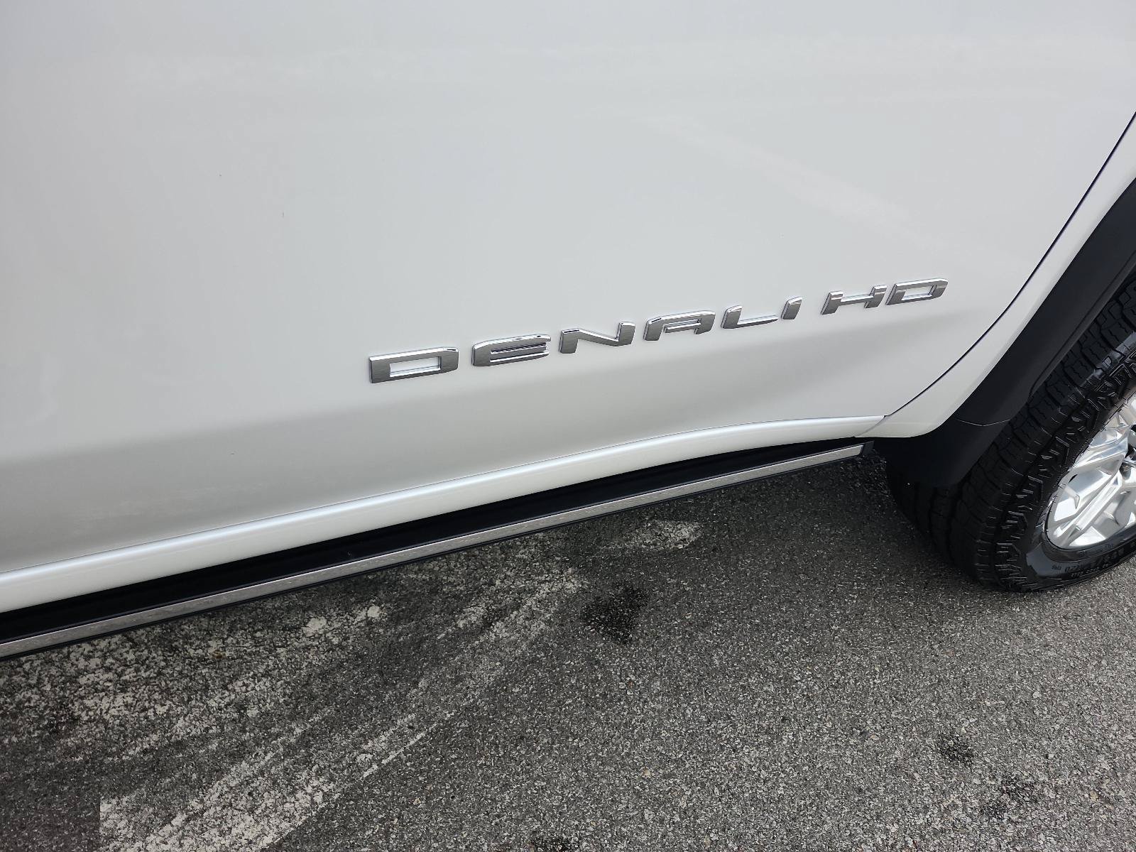 Certified 2023 GMC Sierra 2500 Denali w/ Denali Ultimate Package AWD/4WD image 7