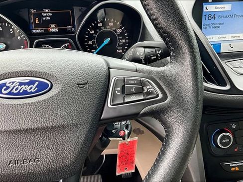 Used 2018 Ford Escape SEL image 19