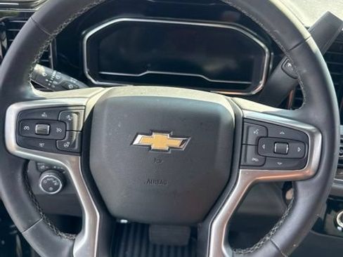 Used 2023 Chevrolet Silverado 1500 LT AWD/4WD image 9