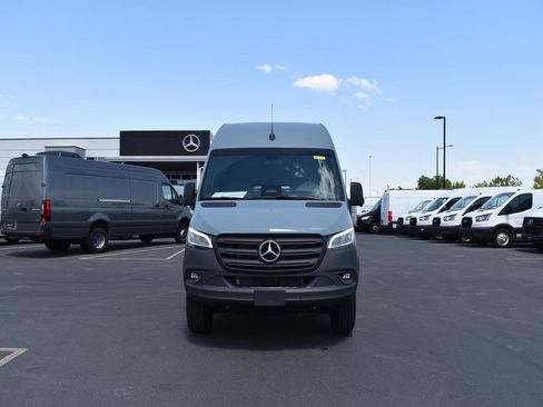 New 2025 Mercedes-Benz Sprinter 2500 image 2