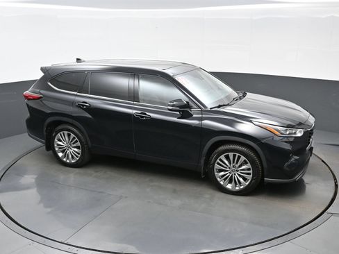 Used 2022 Toyota Highlander Platinum AWD/4WD image 44