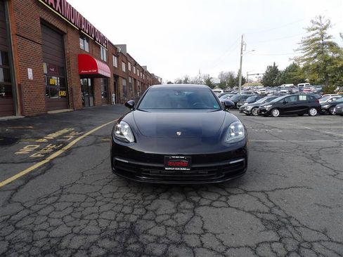 Used 2018 Porsche Panamera image 3