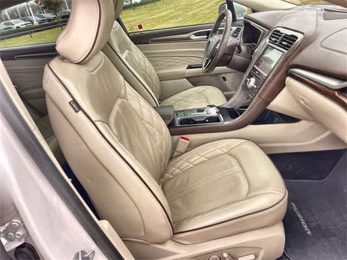 Used 2017 Ford Fusion Platinum image 12