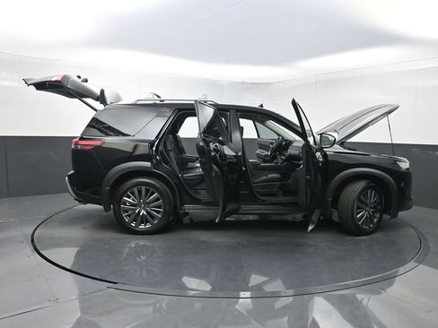 Used 2024 Nissan Pathfinder SL w/ SL Premium Package image 39