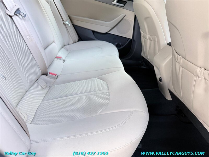 Used 2015 Hyundai Sonata SE FWD image 21