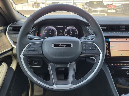 New 2026 Jeep Grand Cherokee Altitude AWD/4WD image 19