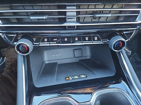 New 2026 Chevrolet Traverse High Country image 18