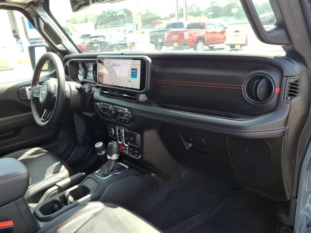 Used 2024 Jeep Wrangler Unlimited Rubicon AWD/4WD image 17